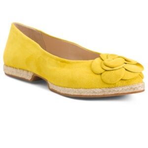 NWT GAIMO Made in Spain Suede Yellow Flats with flower size 8